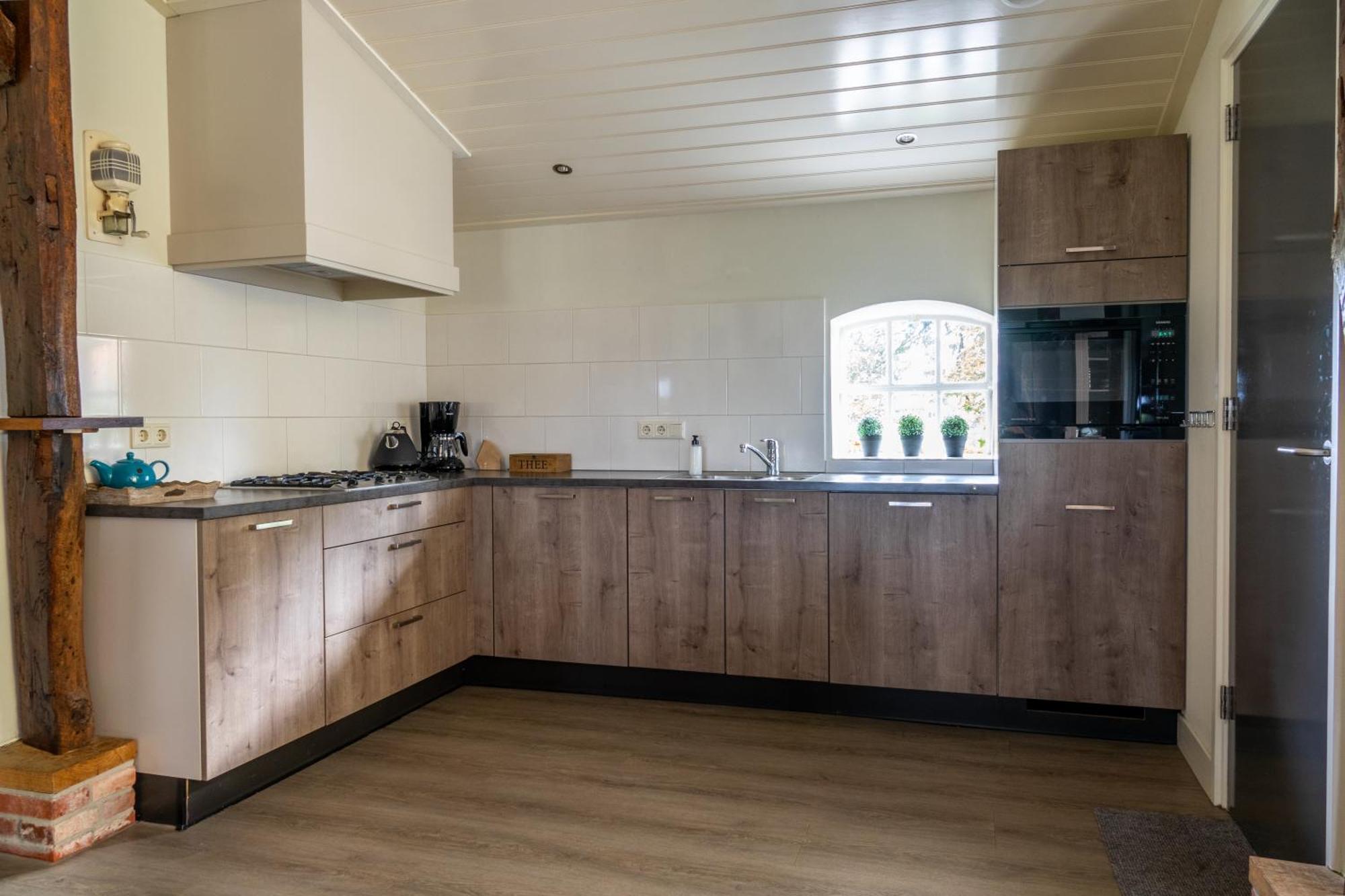 Erve Fakkert Bed & Breakfast Rossum  ภายนอก รูปภาพ